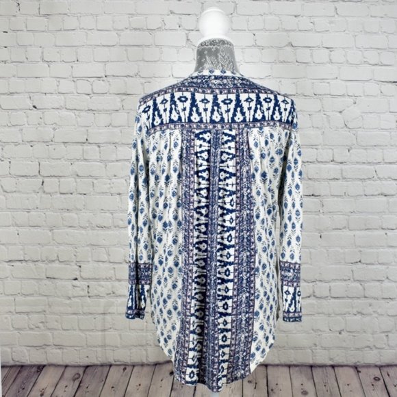 Blue and White Top Size L - Picture 2 of 6